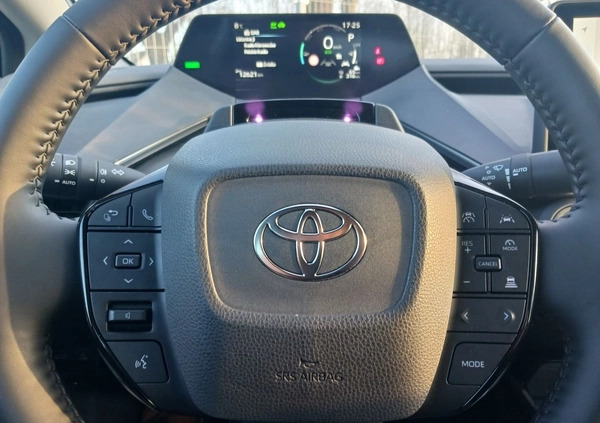 Toyota Prius cena 208900 przebieg: 2436, rok produkcji 2023 z Chęciny małe 232